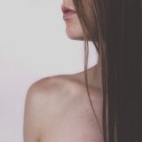 Jak wyglądają spalone włosy – Jak rozpoznać zniszczenia po rozjaśnianiu i stylizacji?